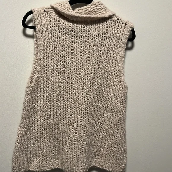 DONNA KARAN Cashmere Open Weave Turtleneck Sleeveless Sweater, Beige,Size Medium - Picture 8 of 9